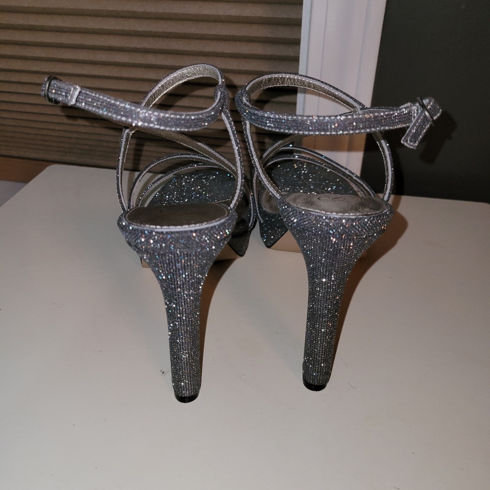 Dark gray gunmetal sparkle open toe heeled sandal Adrianna Papell size 8 - Picture 5 of 5